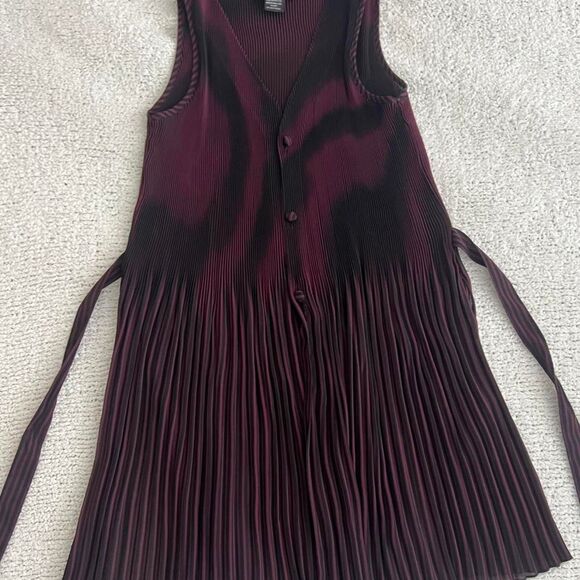 Vivienne-tam Women's Black and Burgundy Dress - Picture 2 of 4